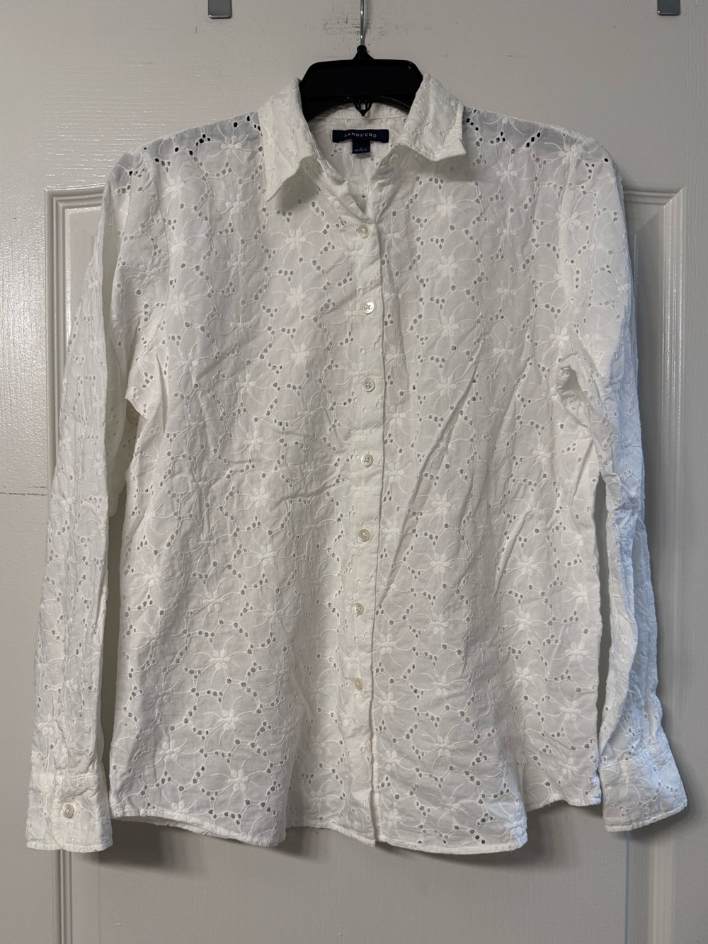 Lands’ End Women’s Eyelet Button Front Shirt White Cotton Floral Size 8